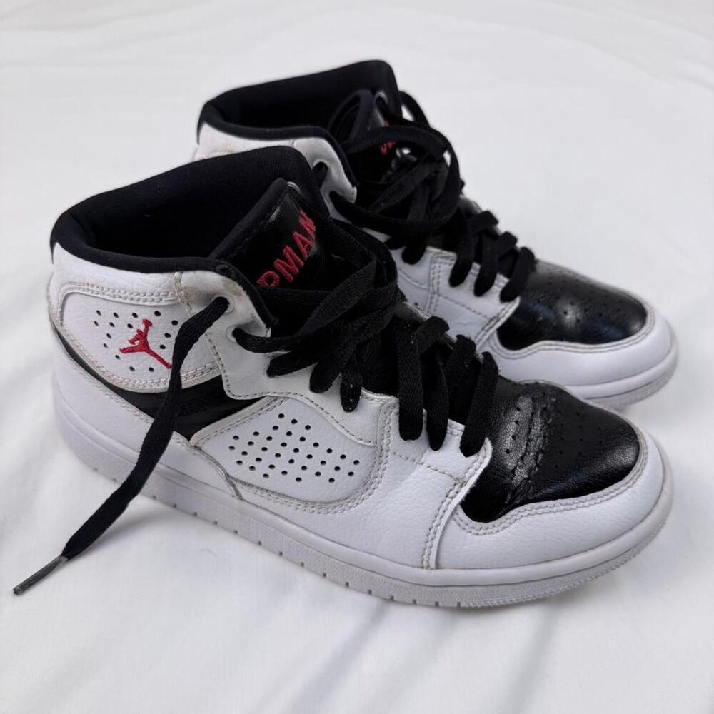Nike Air Jordan Access Youth Sneakers sz 5.5 Y